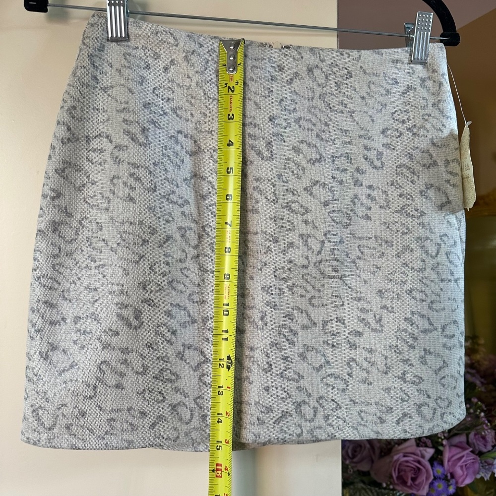 NWT Altar’d State Gray Leopard A Line Skirt - Picture 5 of 6
